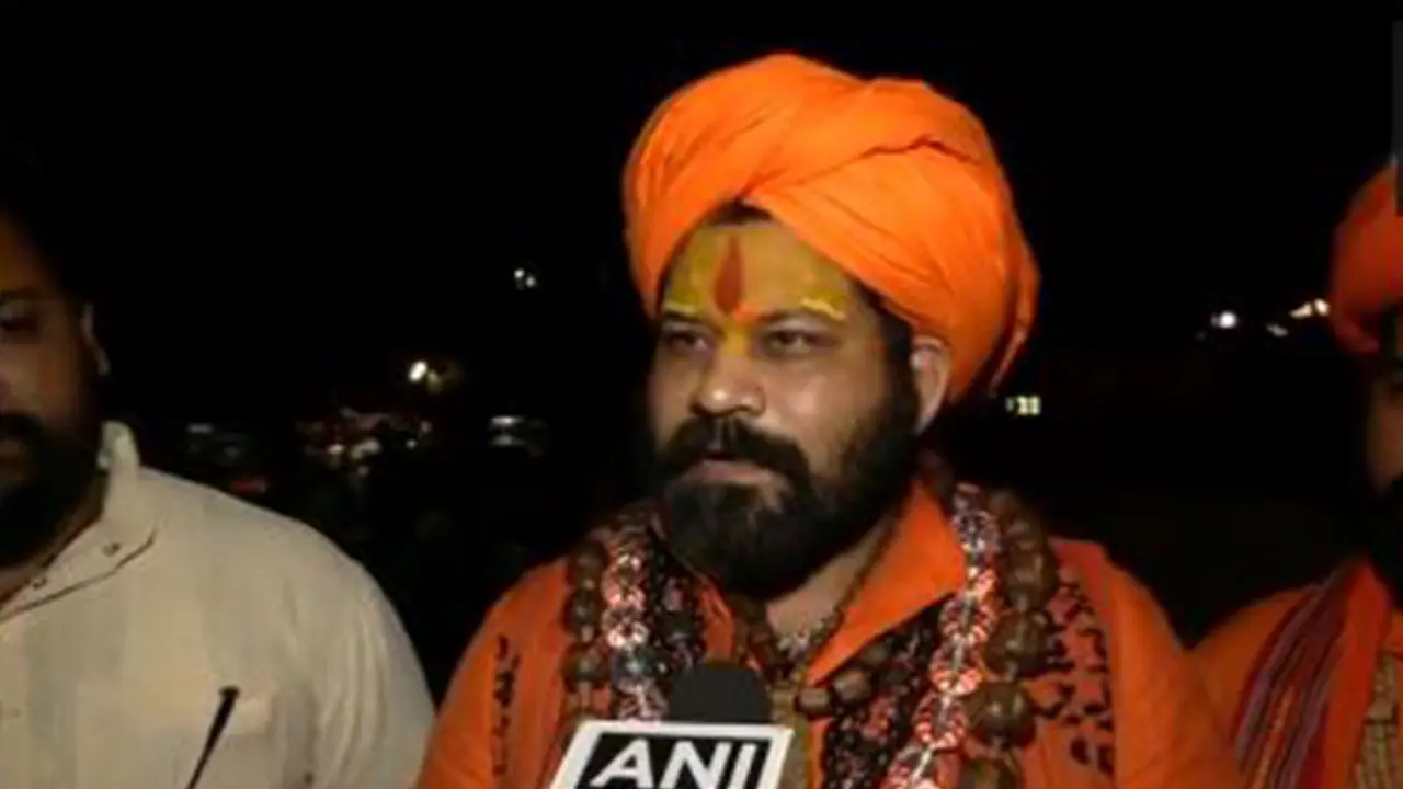 Hanuman Garhi temple priest Mahant Raju Das (Photo/ANI) Hanuman Garhi temple priest Mahant Raju Das (Photo/ANI)