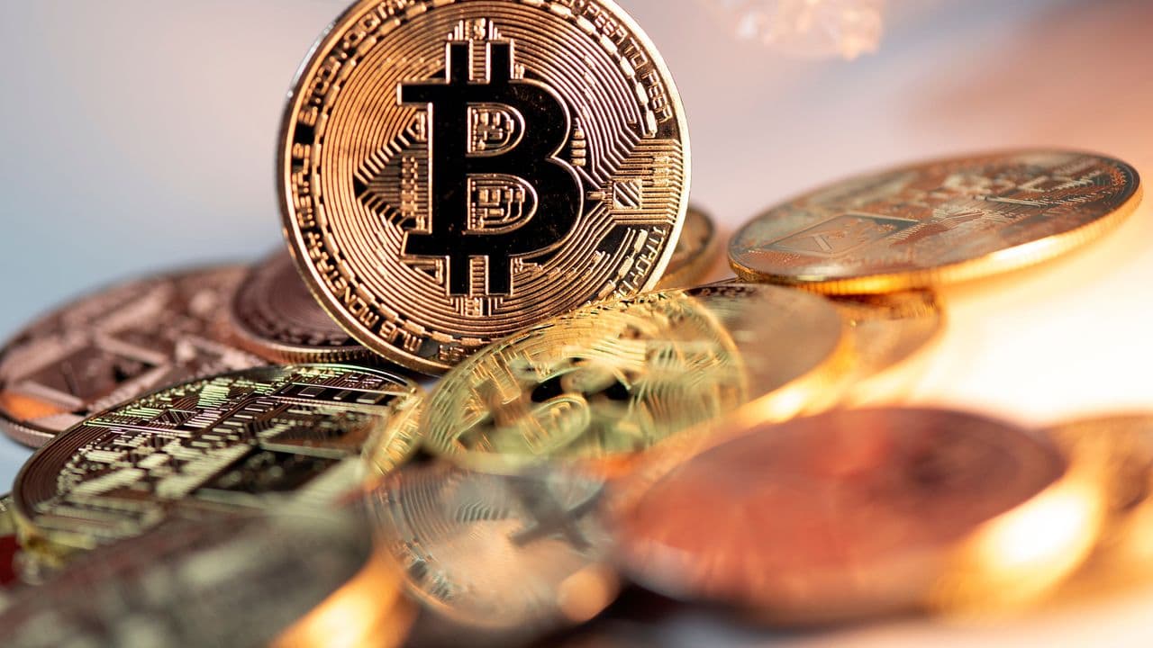 https://stocktwits.com/news articles/markets/cryptocurrency/michael howell says bitcoin outperforms gold when fed liquidity beats china/cZU3doERByv https://stocktwits.com/news articles/markets/cryptocurrency/michael howell says bitcoin outperforms gold when fed liquidity beats china/cZU3doERByv