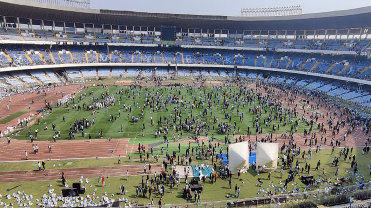 Lionel Messi's angry fans at Salt Lake Stadium. (Photo: ANI) Lionel Messi's angry fans at Salt Lake Stadium. (Photo: ANI)