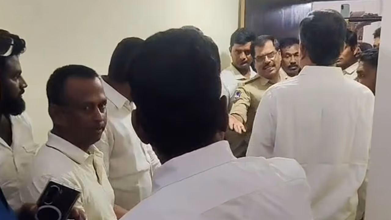 Telangana police at BRS MLC Tata Madhu's residence (Photo/ANI) Telangana police at BRS MLC Tata Madhu's residence (Photo/ANI)