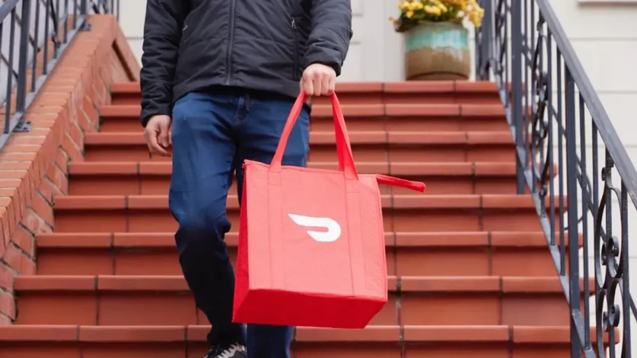 DoorDash, Dollar General Announce Partnership But Retail’s On The Sidelines DoorDash, Dollar General Announce Partnership But Retail’s On The Sidelines