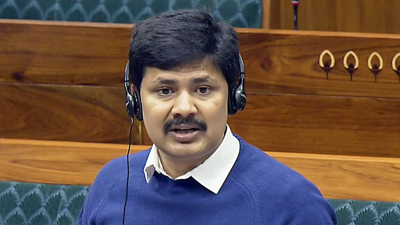 YSRCP Member of Parliament Maddila Gurumoorthy (File Photo/ANI) YSRCP Member of Parliament Maddila Gurumoorthy (File Photo/ANI)
