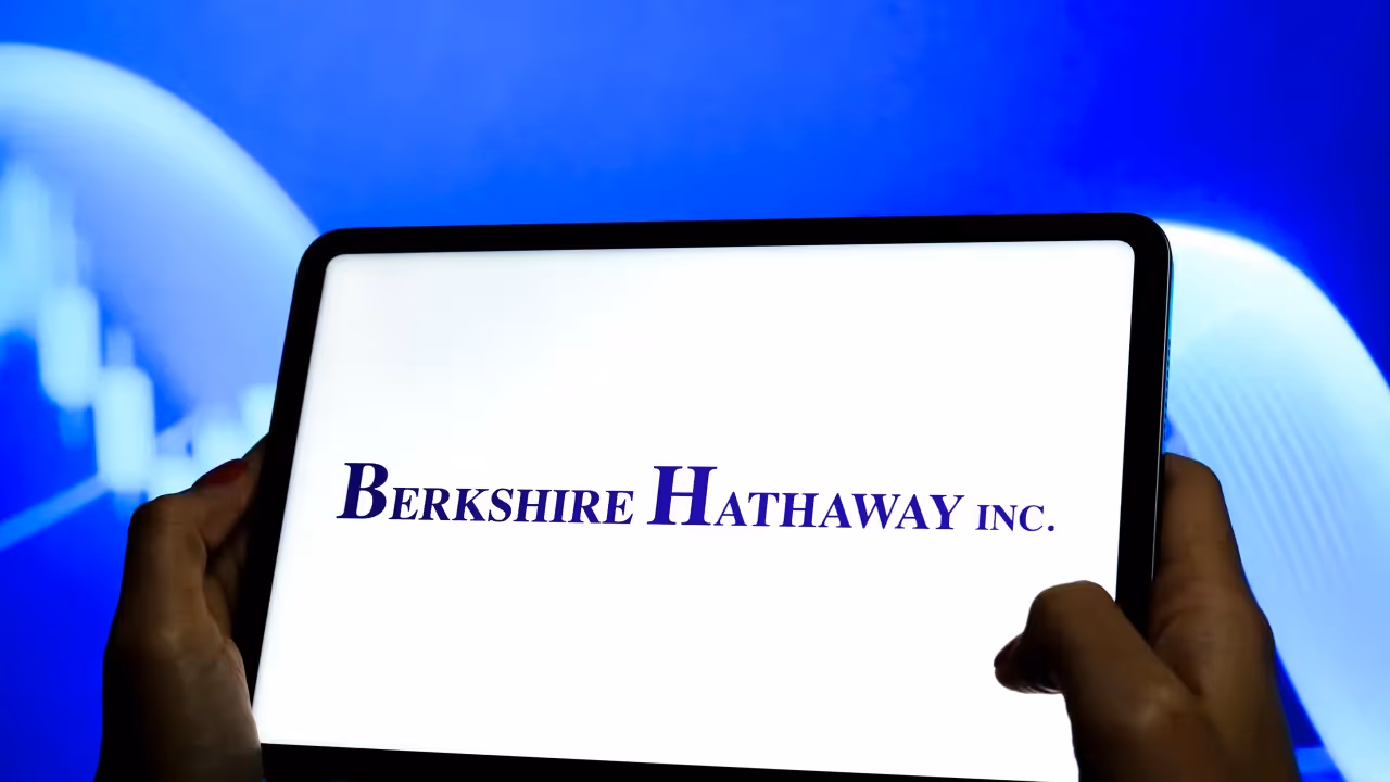 https://stocktwits.com/news articles/markets/equity/berkshire hathaway makes alphabet its no 3 holding after 48m share buy/cZotygTRJK2 https://stocktwits.com/news articles/markets/equity/berkshire hathaway makes alphabet its no 3 holding after 48m share buy/cZotygTRJK2