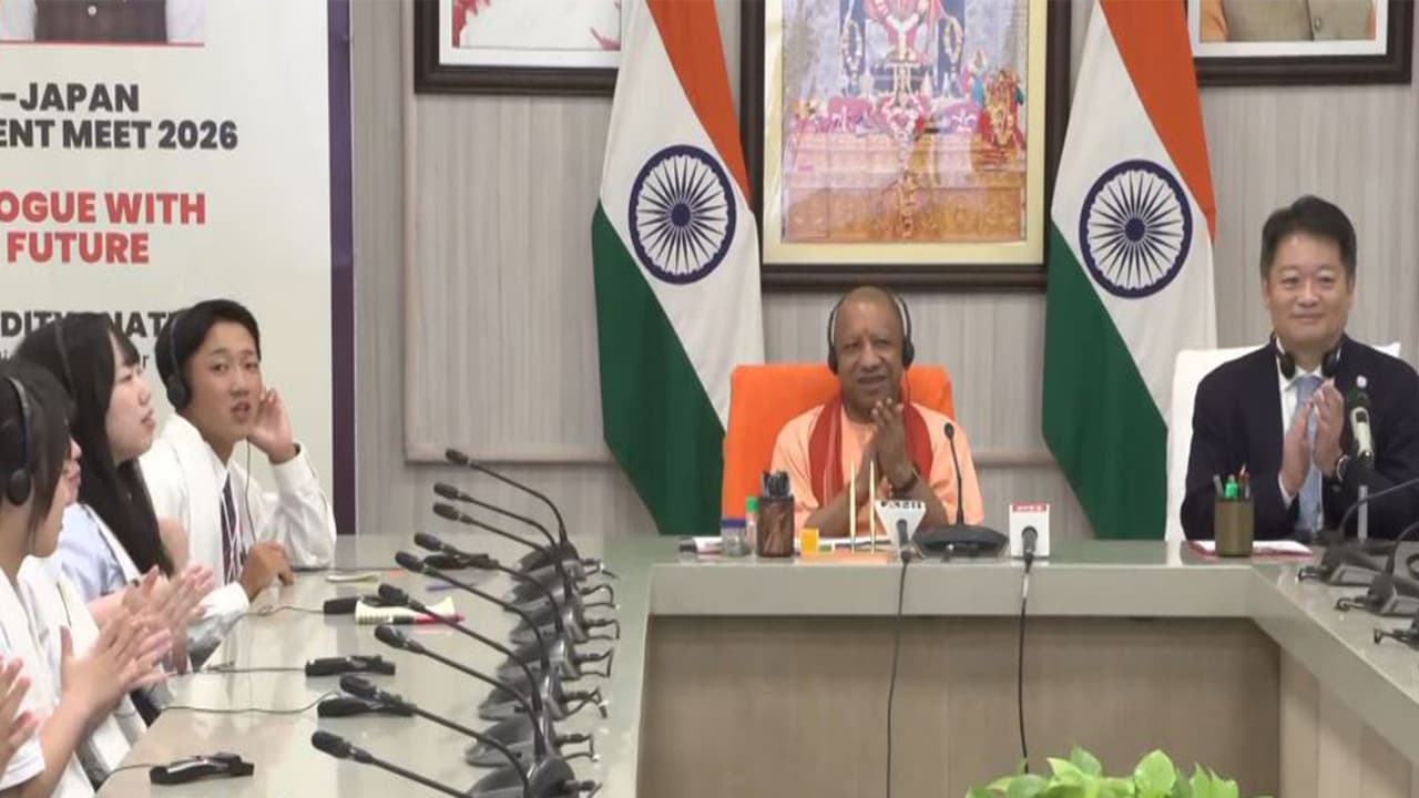 CM Yogi Adityanath meets Japanese students (Photo/ANI) CM Yogi Adityanath meets Japanese students (Photo/ANI)