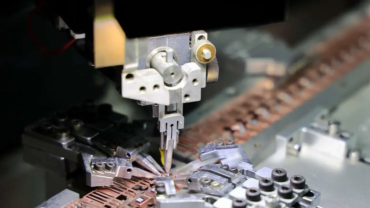 Applied Materials Keeps Retail Traders Bullish With Expanded $10B Buyback, Another Dividend Bump Amid Stock Slide Applied Materials Keeps Retail Traders Bullish With Expanded $10B Buyback, Another Dividend Bump Amid Stock Slide