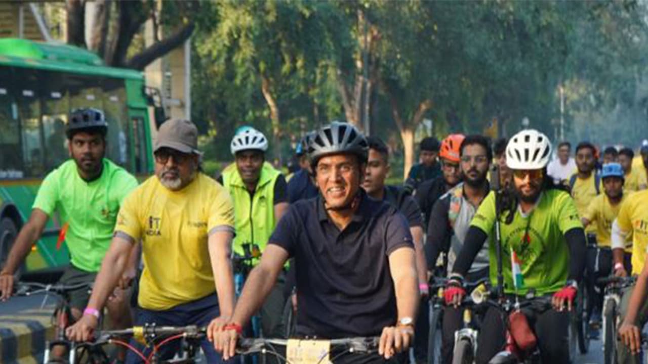 Union Sports Minister Mansukh Mandaviya leading the Sundays on Cycle. (Photo: SAI Media) Union Sports Minister Mansukh Mandaviya leading the Sundays on Cycle. (Photo: SAI Media)