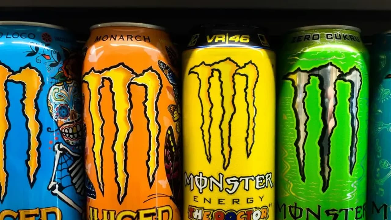 https://stocktwits.com/news articles/markets/equity/monster beverage retail traders stay bullish despite surprise q1 revenue fall/chiNdZJRbmR
