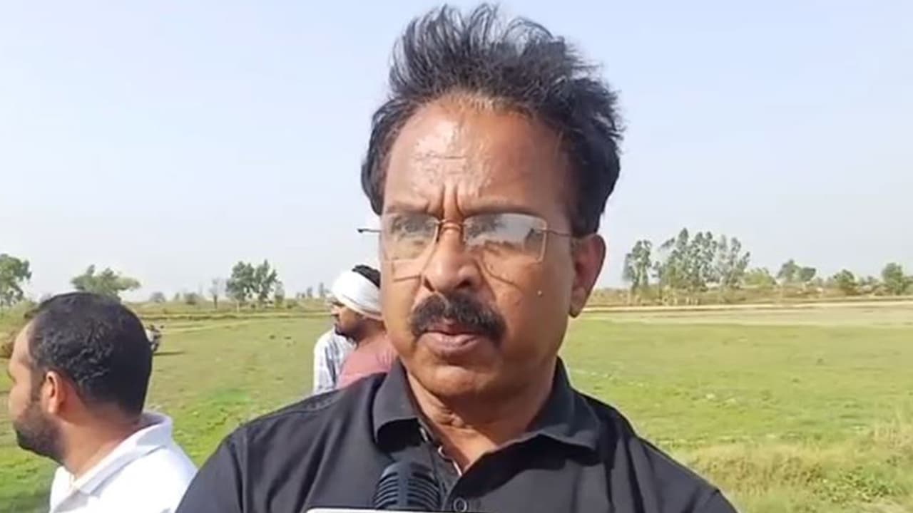 Dhirendra Kumar Singh, Tehsildar (Photo/ANI) Dhirendra Kumar Singh, Tehsildar (Photo/ANI)