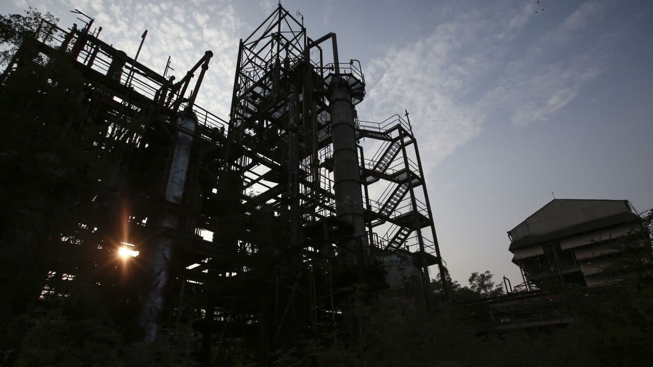 https://stocktwits.com/news articles/markets/equity/bhopal gas tragedy ends its waste trail as union carbides 337 tons incinerated at pithampur 19629542/chFWc7uRRNQ https://stocktwits.com/news articles/markets/equity/bhopal gas tragedy ends its waste trail as union carbides 337 tons incinerated at pithampur 19629542/chFWc7uRRNQ