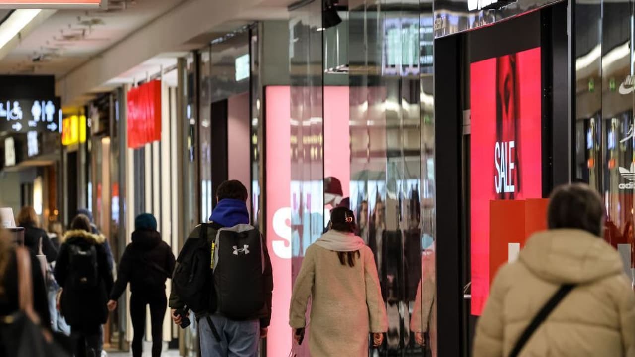 VF Corp Stock Rises Ahead of Q3 Earnings But Retail’s Cautious VF Corp Stock Rises Ahead of Q3 Earnings But Retail’s Cautious