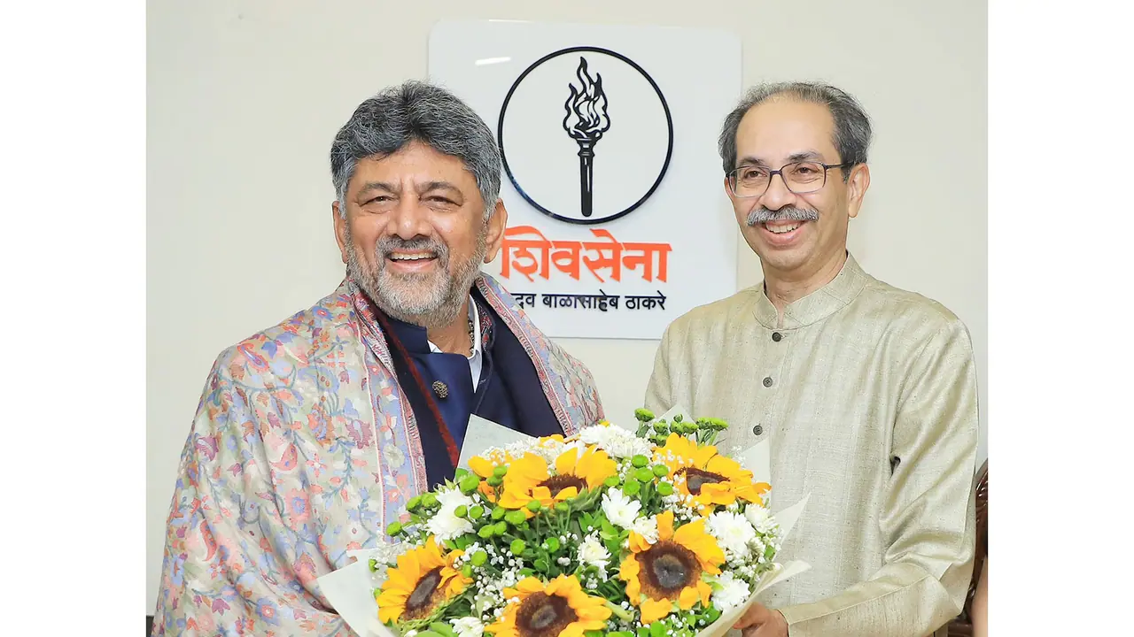 Karnataka CM DK Shivakumar with Shiv Sena (UBT) chief Uddhav Thackeray (Photo/@ShivSenaUBT_) Karnataka CM DK Shivakumar with Shiv Sena (UBT) chief Uddhav Thackeray (Photo/@ShivSenaUBT_)