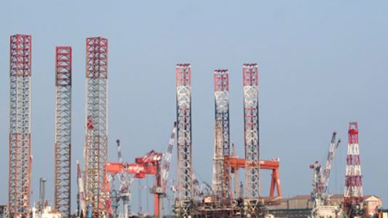 A view of oil rigs at Cochin Shipyard (Photo credit/cochinshipyard.in) A view of oil rigs at Cochin Shipyard (Photo credit/cochinshipyard.in)