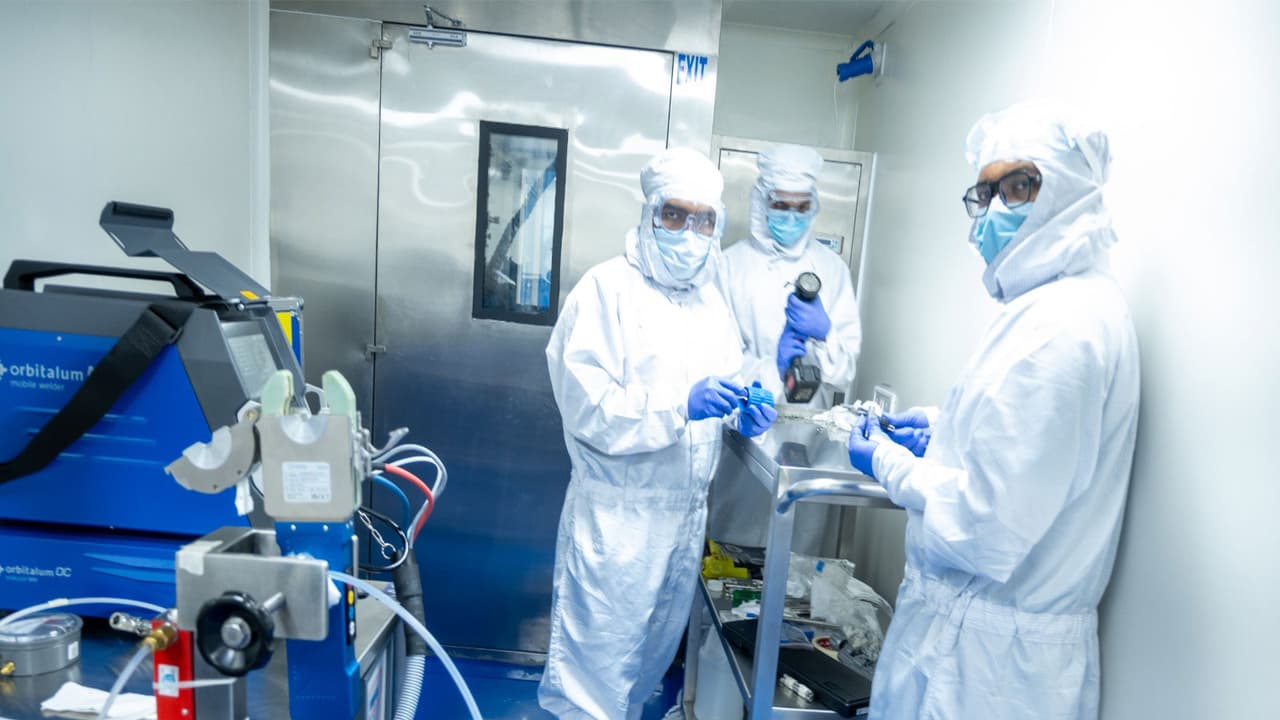 UHP welding for semiconductor course batch passes out (Photo/Gujarat CMO) UHP welding for semiconductor course batch passes out (Photo/Gujarat CMO)