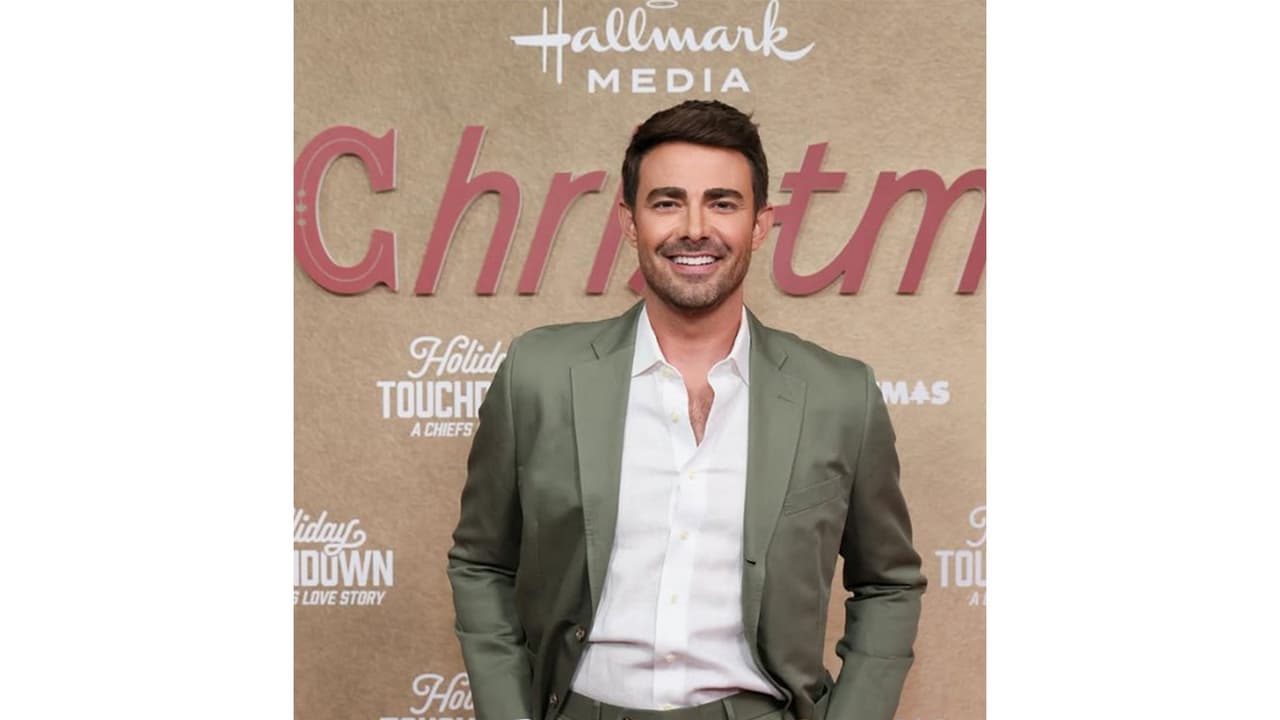  Jonathan Bennett (Image source/Instagram/ @jonathandbennett)