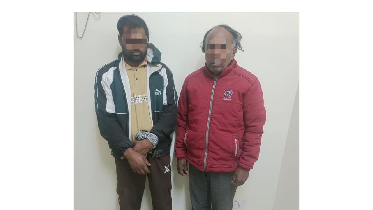 Border Security Force (BSF) troops apprehended two suspected smugglers (Photo/BSF) Border Security Force (BSF) troops apprehended two suspected smugglers (Photo/BSF)