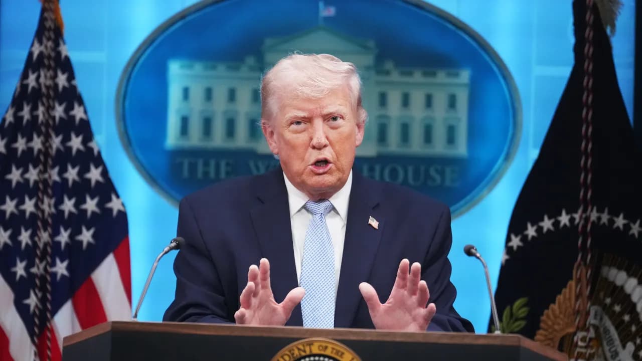 https://stocktwits.com/news articles/markets/equity/trump orders fresh attack on iran this weekend wsj reports/cZ8xLKDRJ5R https://stocktwits.com/news articles/markets/equity/trump orders fresh attack on iran this weekend wsj reports/cZ8xLKDRJ5R