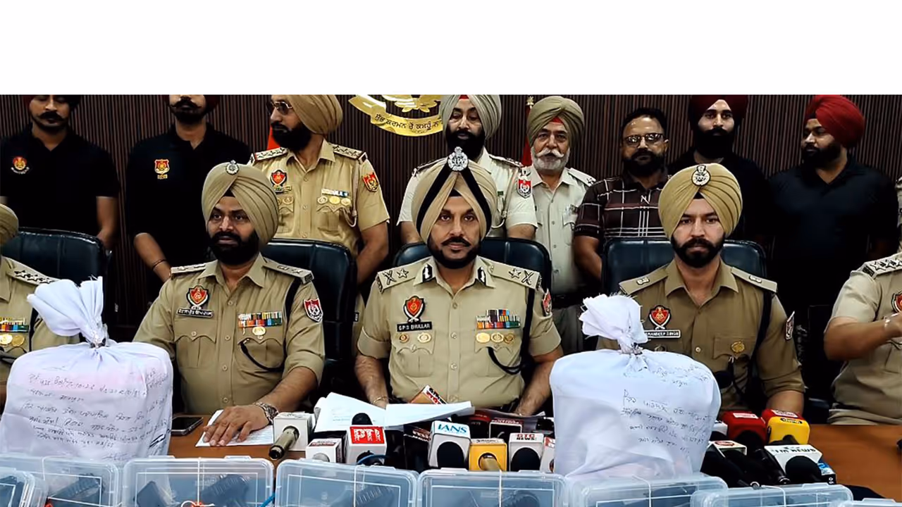 Punjab Police busts two drug smuggling modules (Photo/ANI) Punjab Police busts two drug smuggling modules (Photo/ANI)