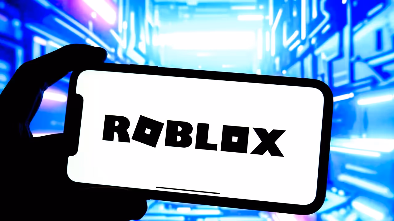 https://stocktwits.com/news articles/markets/equity/roblox testing new app similar to tik tok for sharing video game play highlights report/chwIkwcRdqm