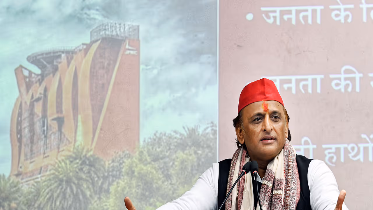 Samajwadi Party chief Akhilesh Yadav (File photo/ANI) Samajwadi Party chief Akhilesh Yadav (File photo/ANI)