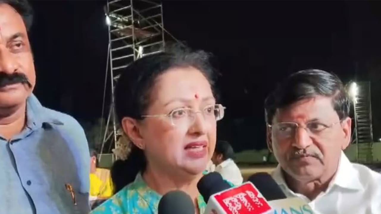 AIADMK Deputy Secretary, Propaganda, Gautami Tadimalla (Photo/ANI) AIADMK Deputy Secretary, Propaganda, Gautami Tadimalla (Photo/ANI)