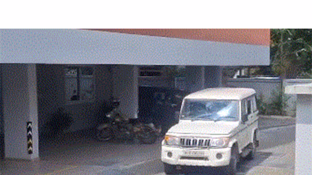 Kerala SIT conducts joint search at Rahul Mamkootathil’s Palakkad flat. (Photo/ANI)