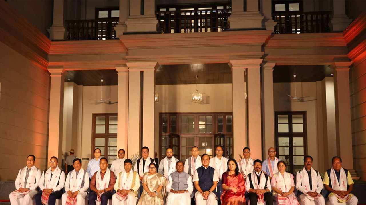 Assam Governor hosts CM Sarma, members of State Council of Ministers at Lok Bhavan (Photo/X@CMOfficeAssam) Assam Governor hosts CM Sarma, members of State Council of Ministers at Lok Bhavan (Photo/X@CMOfficeAssam)