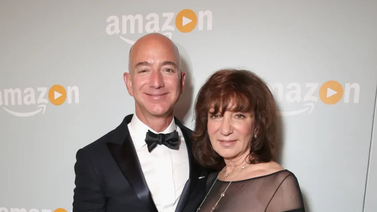 https://stocktwits.com/news articles/markets/equity/jeff bezos remembers mom jackie amazon s first believer after her death at 78 she made it all work/chsPh0ZRdfP https://stocktwits.com/news articles/markets/equity/jeff bezos remembers mom jackie amazon s first believer after her death at 78 she made it all work/chsPh0ZRdfP