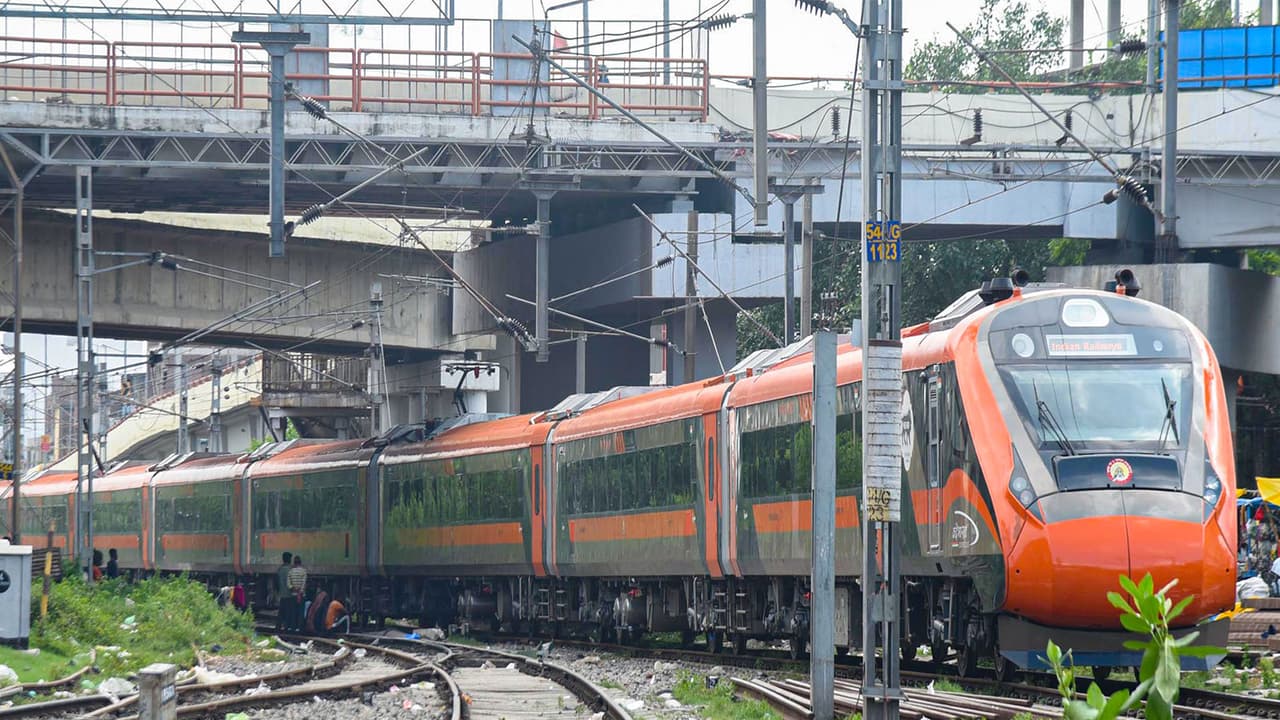 Vande Bharat train (File Photo/ANI) Vande Bharat train (File Photo/ANI)