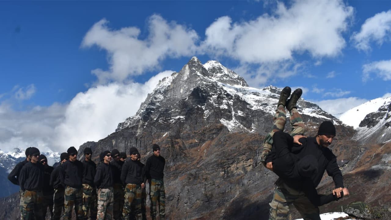 Army's Trishakti Corps begins AMAR training at high altitudes exceeding 14,000 ft (Photo/DefencePRO)
