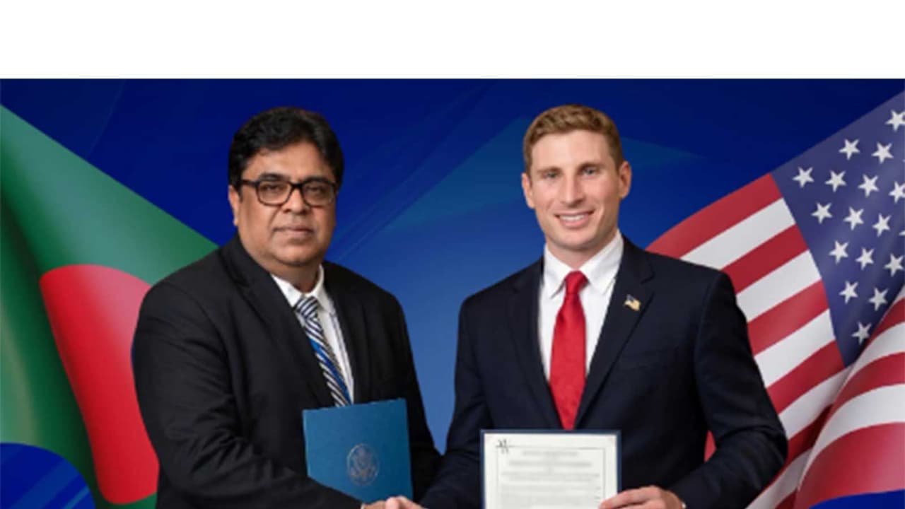 Bangladesh's Prime Minister's Adviser for Science and Technology Rehan Asad and on behalf of the United States Secretary Jacob Helberg (Photo/Facebook/@BNPMediaCell) Bangladesh's Prime Minister's Adviser for Science and Technology Rehan Asad and on behalf of the United States Secretary Jacob Helberg (Photo/Facebook/@BNPMediaCell)
