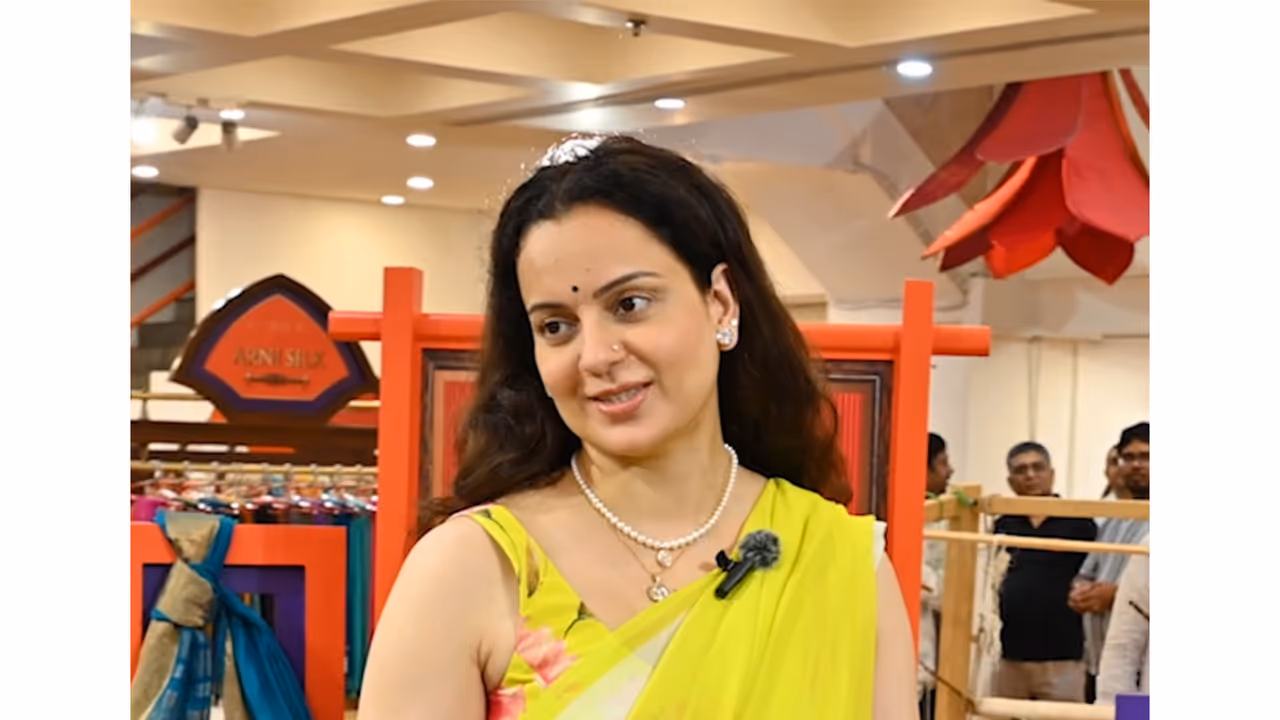Kangana Ranaut at Weaves of India Festival (Photo/ANI) Kangana Ranaut at Weaves of India Festival (Photo/ANI)