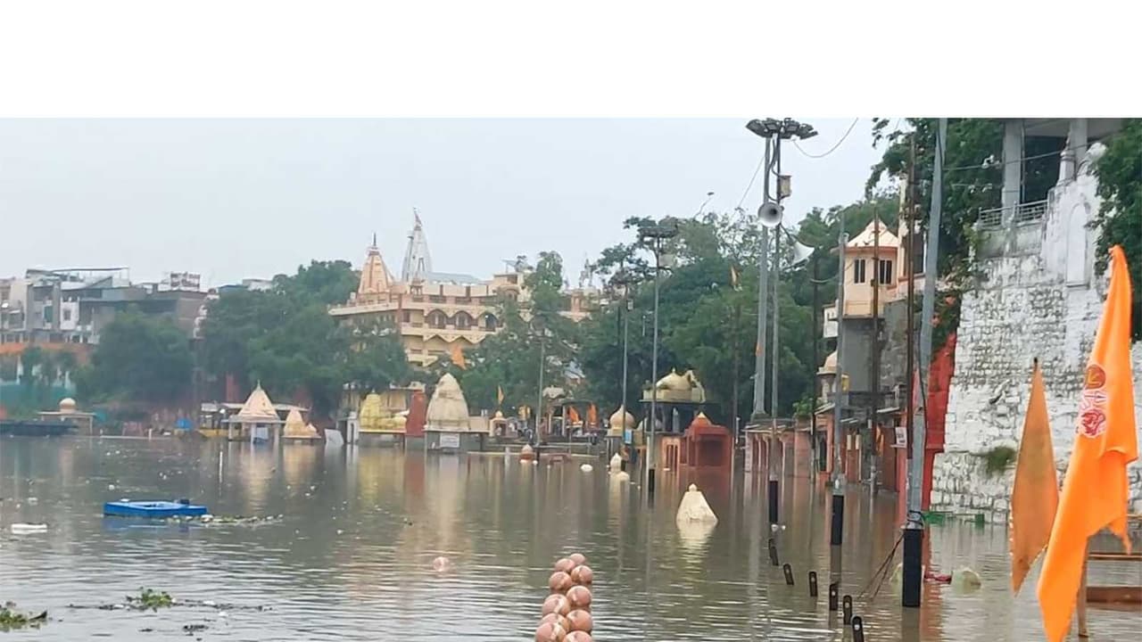 Temples near Ujjain's Ram Ghat submerged after heavy rainfall (Photo/ANI) Temples near Ujjain's Ram Ghat submerged after heavy rainfall (Photo/ANI)