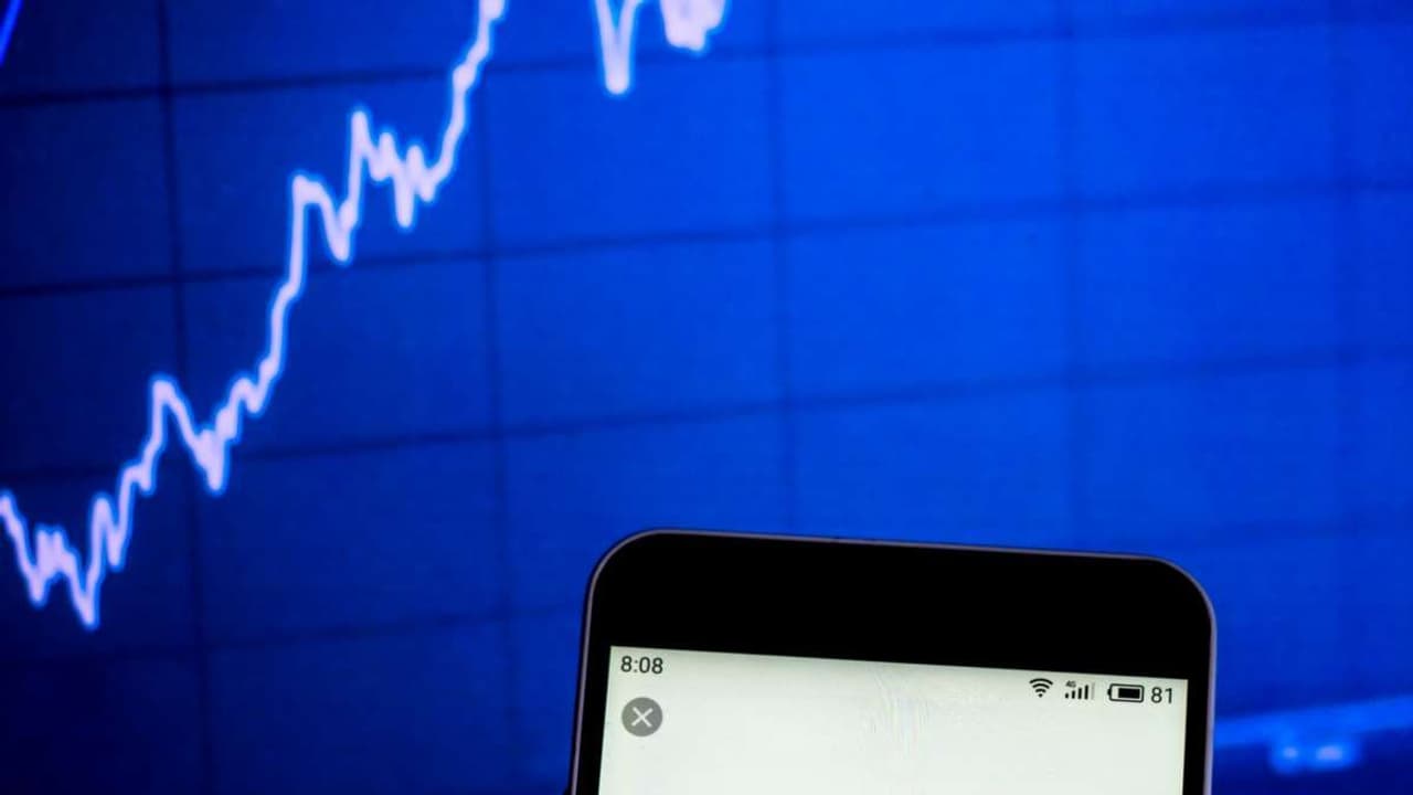 Cleveland Cliffs Stares At Tough Q4 As Weak Steel Prices, Sluggish Demand Weigh On Topline: Retail’s Divided Cleveland Cliffs Stares At Tough Q4 As Weak Steel Prices, Sluggish Demand Weigh On Topline: Retail’s Divided