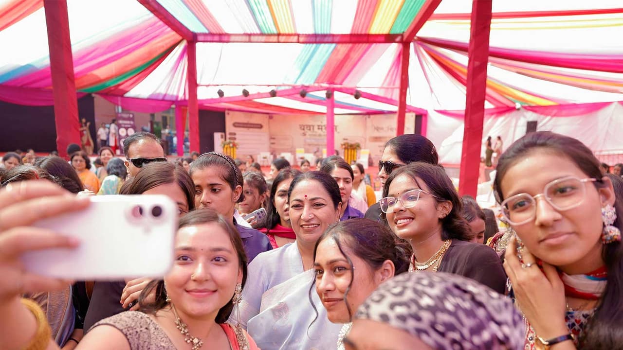 Delhi CM interacts with Maitreyi College students (Photo/X@CMODelhi) Delhi CM interacts with Maitreyi College students (Photo/X@CMODelhi)