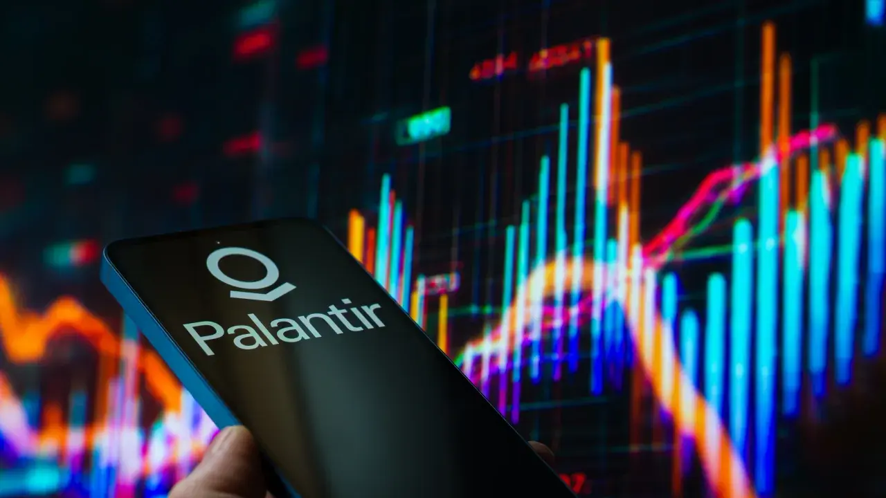 https://stocktwits.com/news articles/markets/equity/pltr stock retreats overnight analysts see no sign of competitive pressure after blowout q2 report/cZo4fMuRJ4r https://stocktwits.com/news articles/markets/equity/pltr stock retreats overnight analysts see no sign of competitive pressure after blowout q2 report/cZo4fMuRJ4r