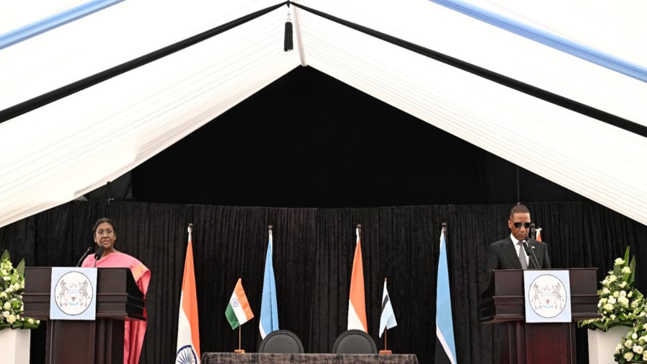 President Droupadi Murmu with Botswana President Duma Boko in Gaborone. (Photo: X/@rashtrapatibhvn) President Droupadi Murmu with Botswana President Duma Boko in Gaborone. (Photo: X/@rashtrapatibhvn)