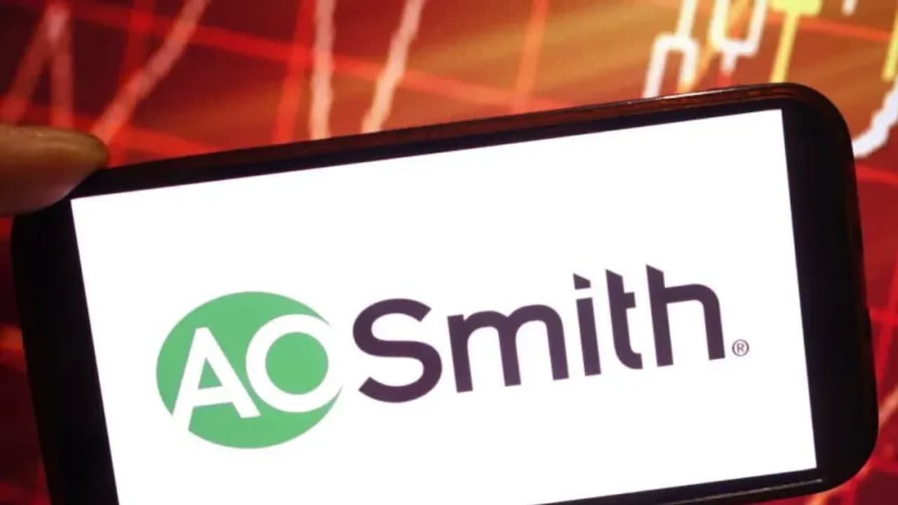 https://stocktwits.com/news articles/markets/equity/a o smith stock sinks after lennox s entry into water heater market retail s still bullish/ch0AJuwRbsU