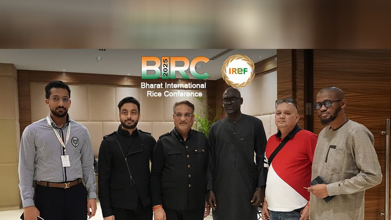 Prem Garg, National President of the Indian Rice Exporters Federation with particiapnts (Photo/IREF) Prem Garg, National President of the Indian Rice Exporters Federation with particiapnts (Photo/IREF)