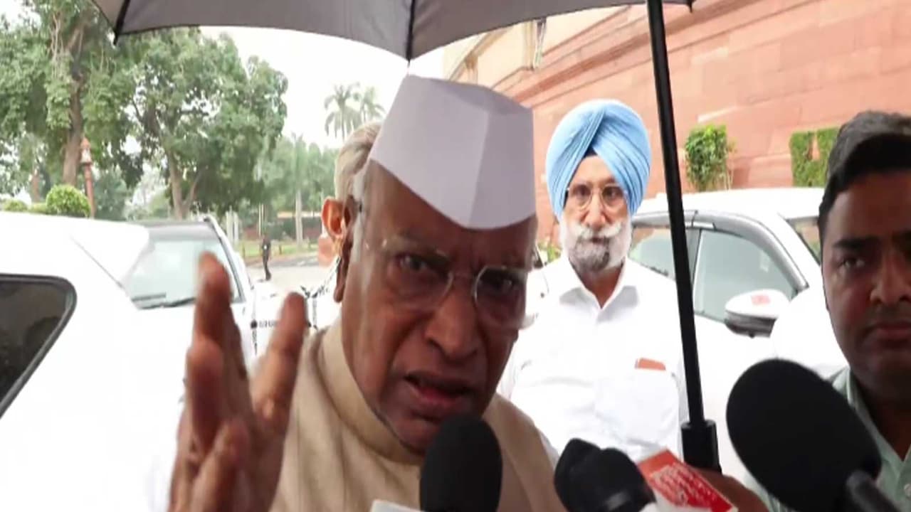 Congress President Mallikarjun Kharge (Photo/ANI) Congress President Mallikarjun Kharge (Photo/ANI)