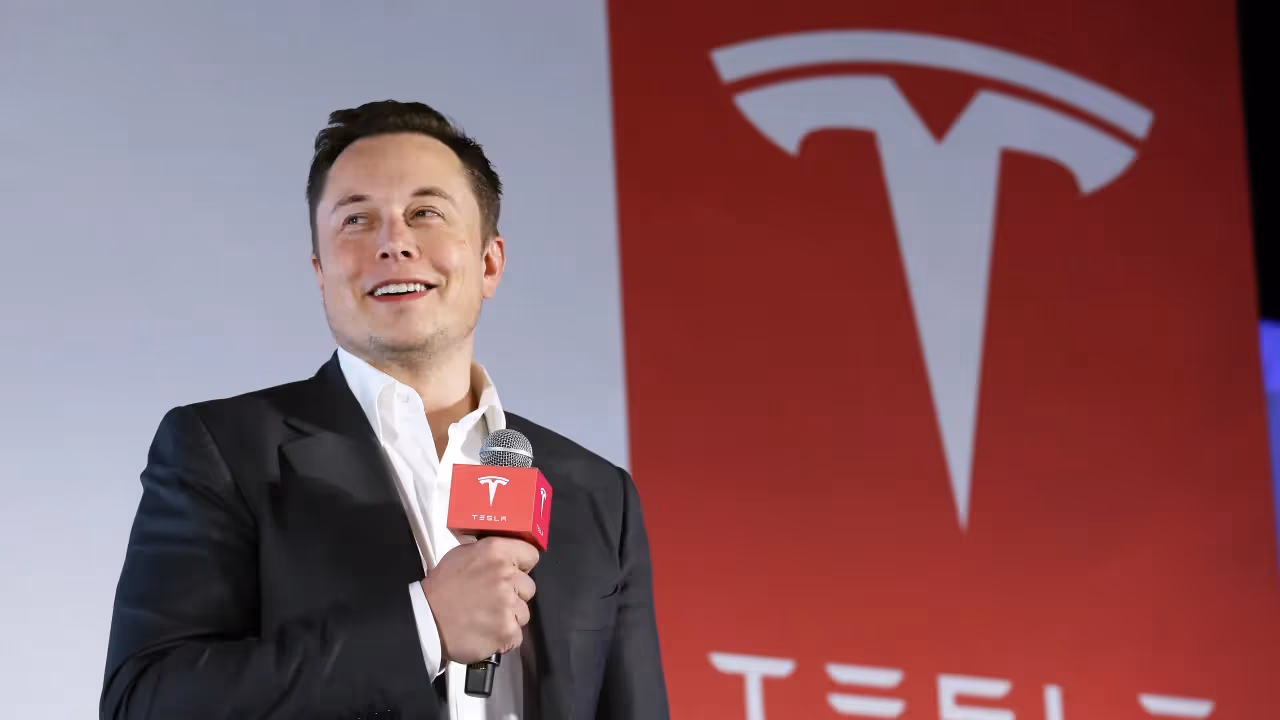 https://stocktwits.com/news articles/markets/equity/tesla analysts tout 3 trillion upside wartime ceo musk retail traders not convinced/cLG4cccR3qU https://stocktwits.com/news articles/markets/equity/tesla analysts tout 3 trillion upside wartime ceo musk retail traders not convinced/cLG4cccR3qU