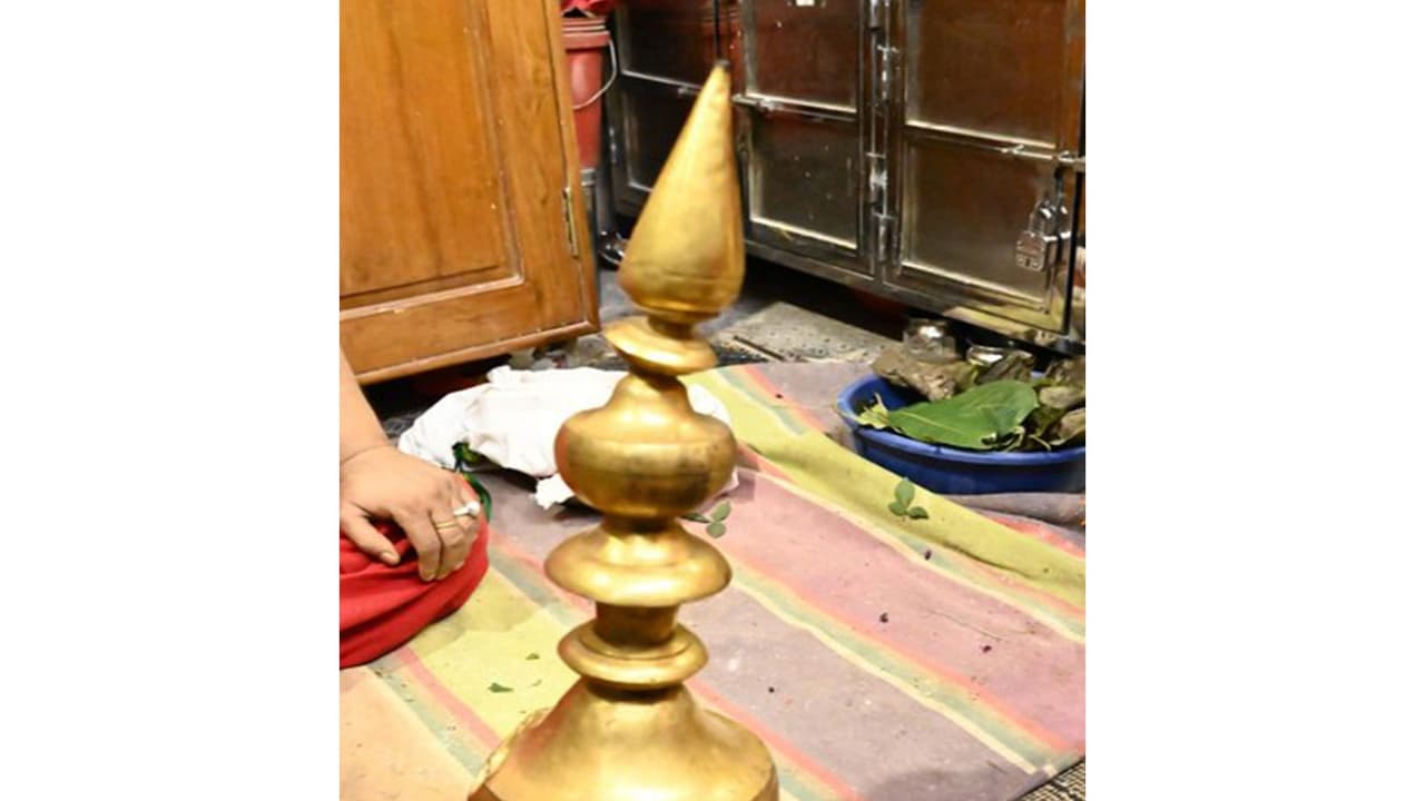 Shri Kashi Vishwanath Temple Trust clarifies that the damaged temple spire has been safely kept in the temple’s locker, dismissing reports of missing gold as baseless and misleading. IIT Madras experts are assisting with the spire’s conservation and repair. (Photo: Shri Kashi Vishwanath Temple Trust) Shri Kashi Vishwanath Temple Trust clarifies that the damaged temple spire has been safely kept in the temple’s locker, dismissing reports of missing gold as baseless and misleading. IIT Madras experts are assisting with the spire’s conservation and repair. (Photo: Shri Kashi Vishwanath Temple Trust)