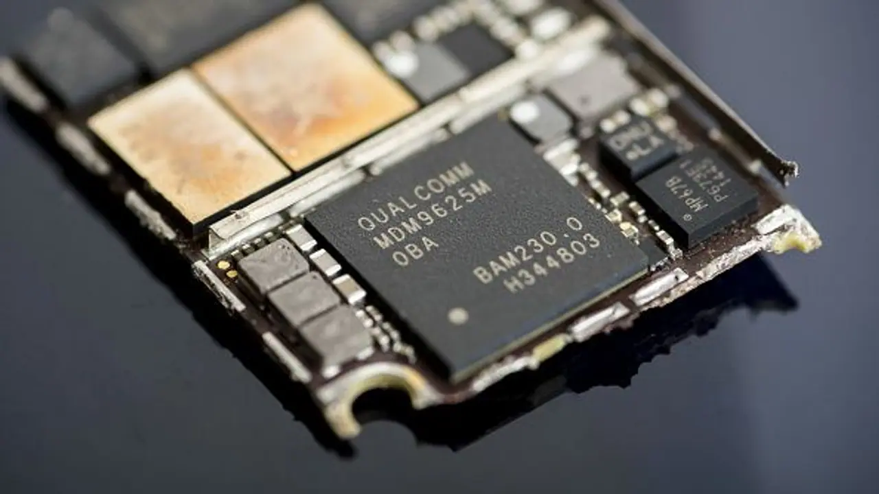 https://stocktwits.com/news articles/markets/equity/qualcomm renews global apple patent license extends key licensing relationship into 2027/cZMJP0WRB9i https://stocktwits.com/news articles/markets/equity/qualcomm renews global apple patent license extends key licensing relationship into 2027/cZMJP0WRB9i