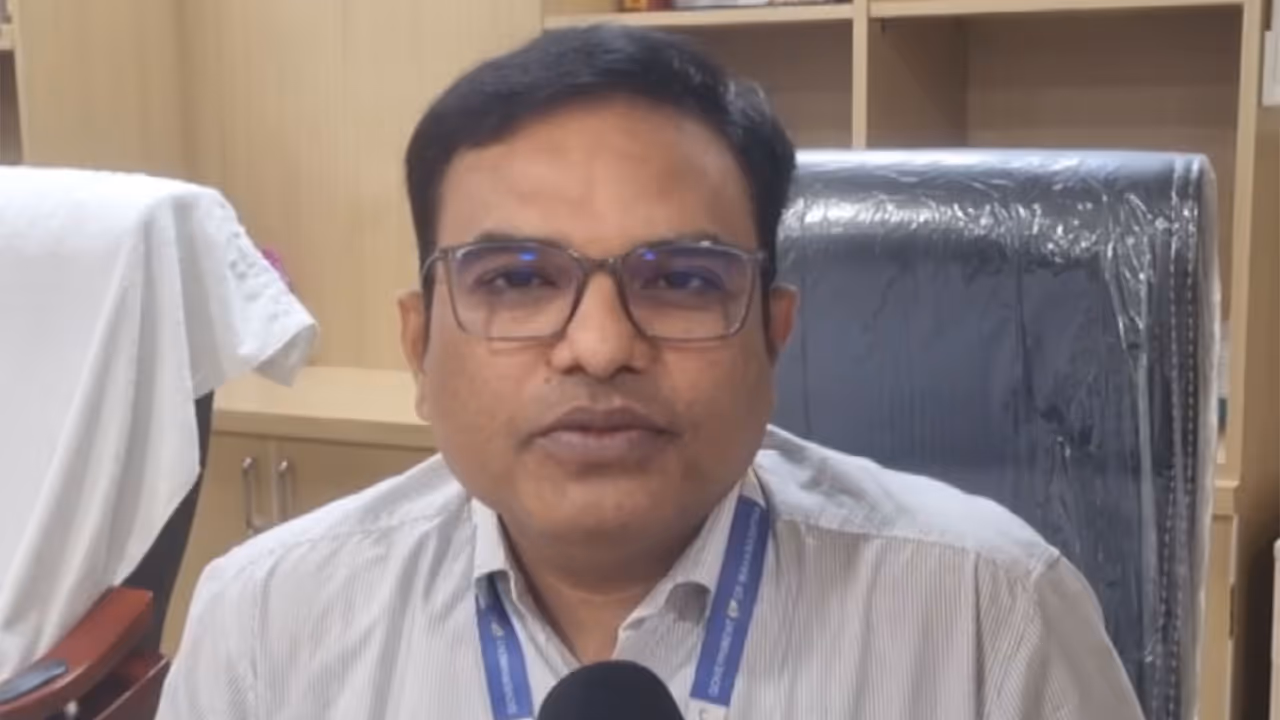 District Civil Surgeon Dr Vinod Pawar (Photo/ANI) District Civil Surgeon Dr Vinod Pawar (Photo/ANI)