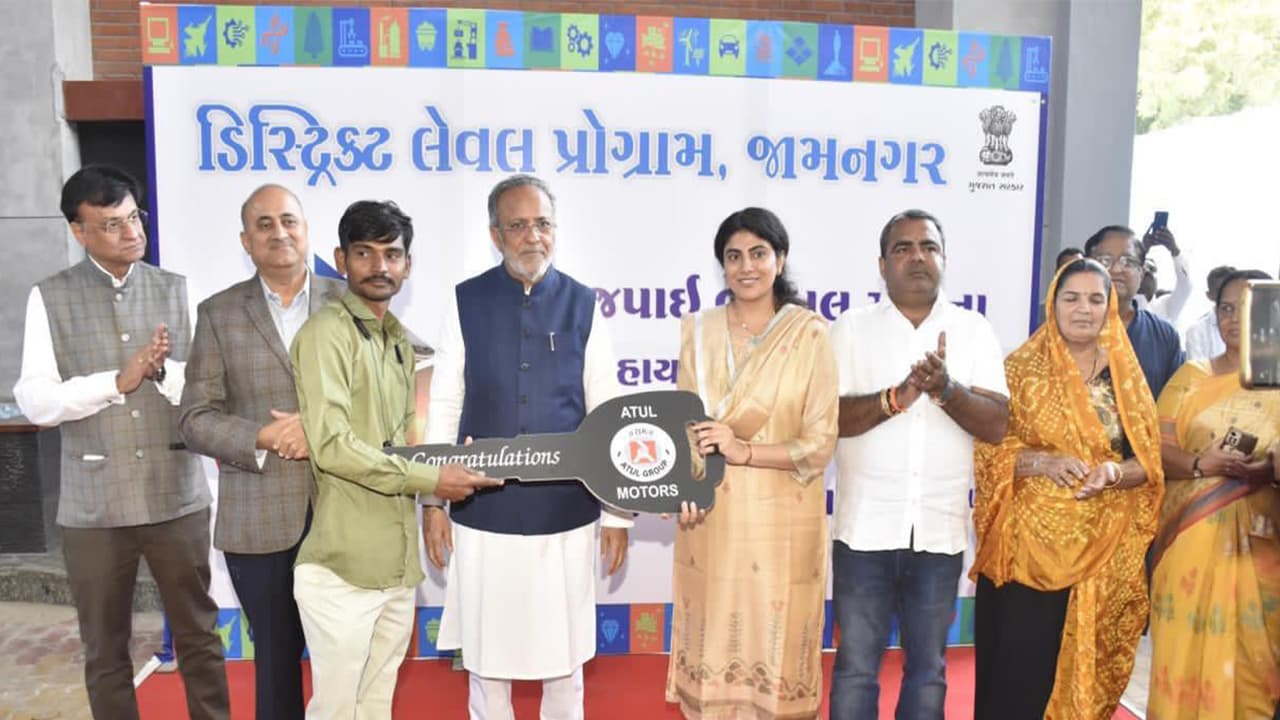 Gujarat Minister Arjunbhai Modhwadia, Minister of State for Education Rivabaa Jadeja during the event. (Photo/CMO) Gujarat Minister Arjunbhai Modhwadia, Minister of State for Education Rivabaa Jadeja during the event. (Photo/CMO)