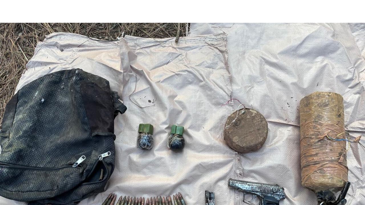Terrorist cache concealed beneath a natural cave recovered in Poonch. (photo/@Whiteknight_IA) Terrorist cache concealed beneath a natural cave recovered in Poonch. (photo/@Whiteknight_IA)