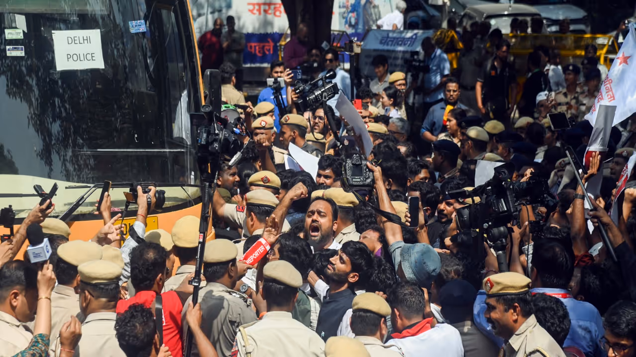 Protest erupts at Jantar Mantar (Photo: ANI) Protest erupts at Jantar Mantar (Photo: ANI)