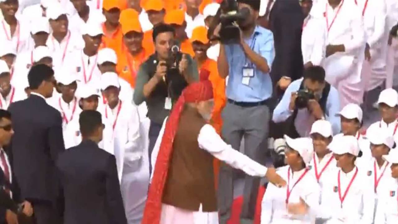 PM Modi meets children who came to the Red Fort for the Prime Minister's address on India's 69th Independence Day. ( Photo: ANI/X) PM Modi meets children who came to the Red Fort for the Prime Minister's address on India's 69th Independence Day. ( Photo: ANI/X)