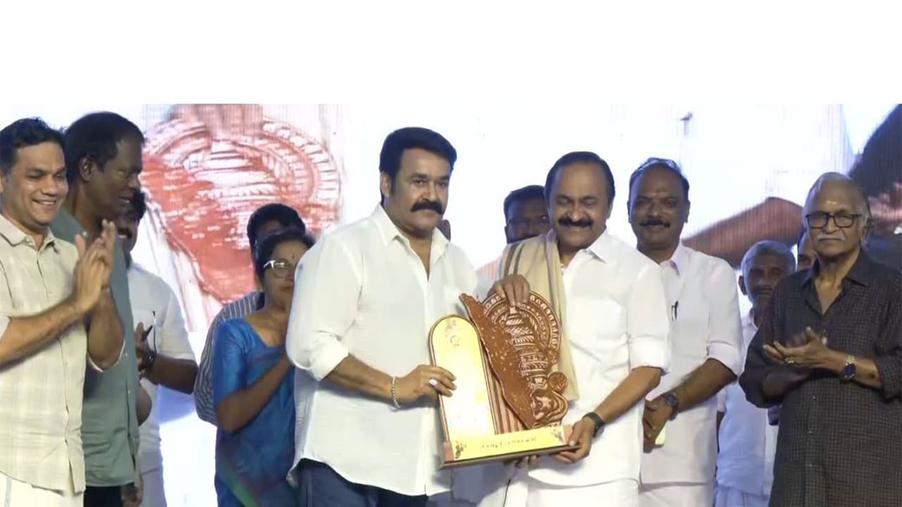 Keralam CM VD Satheesan and actor Mohanlal (Photo/ANI) Keralam CM VD Satheesan and actor Mohanlal (Photo/ANI)