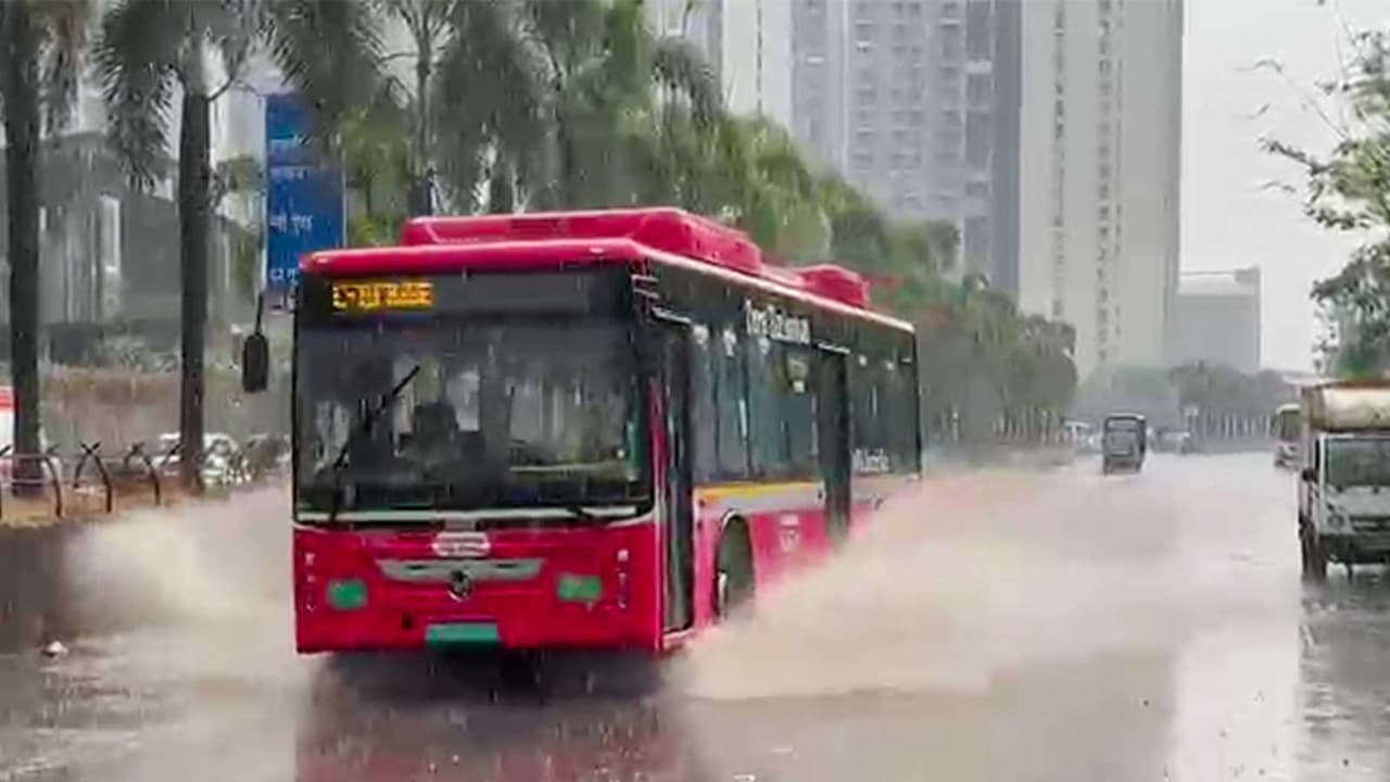 Mumbai rains continue (Photo/ANI) Mumbai rains continue (Photo/ANI)