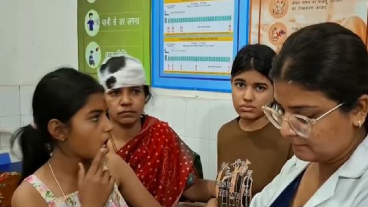 Injured passengers getting treatment in hospital (Photo/ANI) Injured passengers getting treatment in hospital (Photo/ANI)